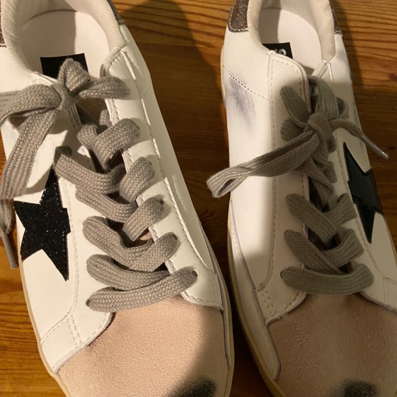 Golden Goose Sneakers Size 38 (7.5-8) - Picture 5 of 5